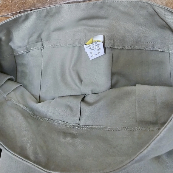 School Uniform: Khaki School Uniform pleated Skirt, Size 7 - Picture 3 of 5